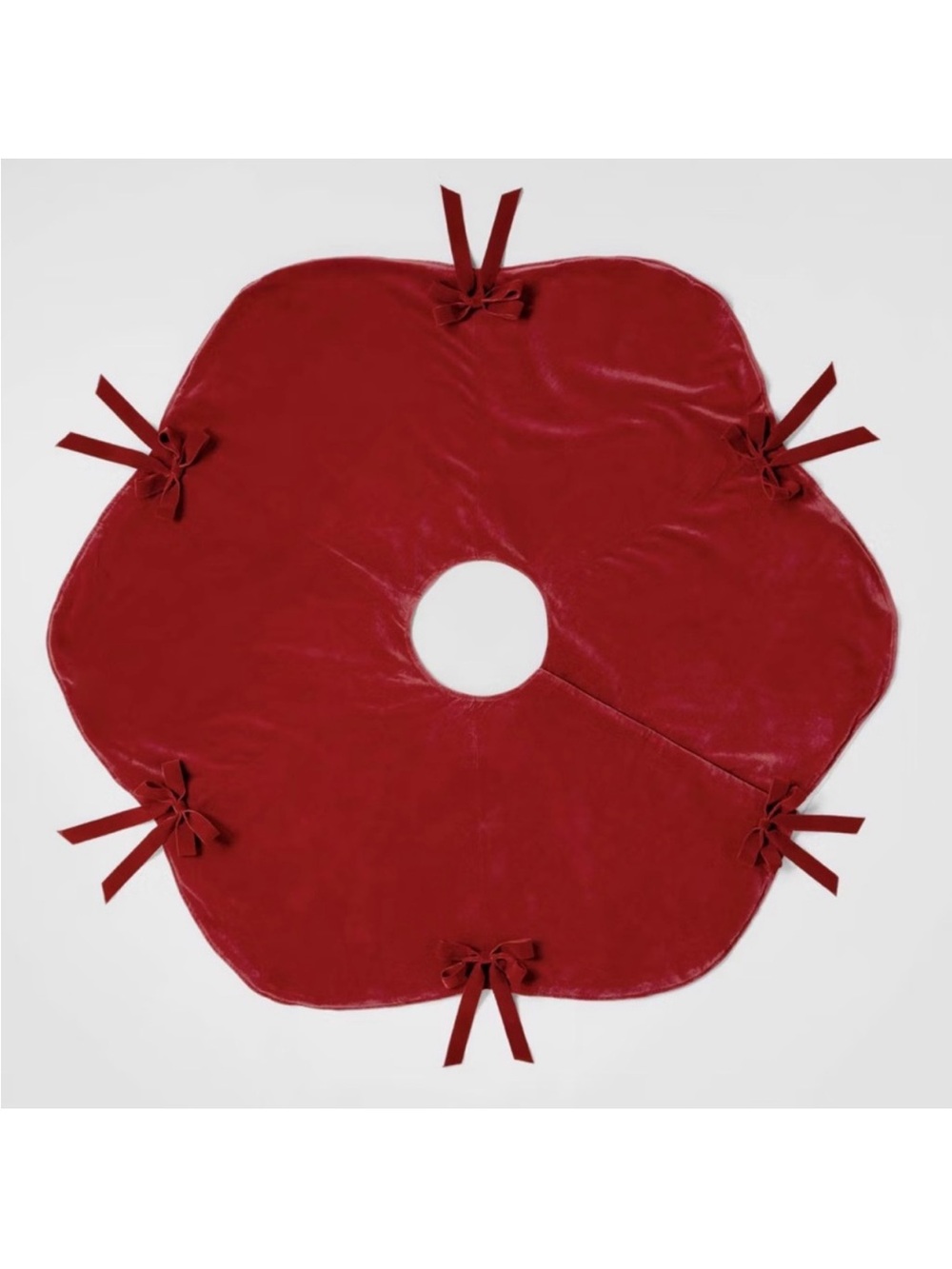 NWT Velvet Bow Christmas Tree Skirt Red - Threshold designed with Studio McGee